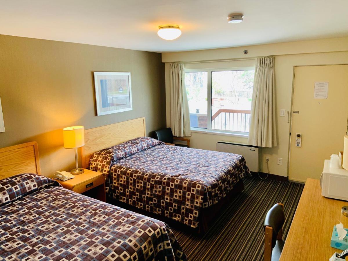 Queen Room with Two Queen Beds