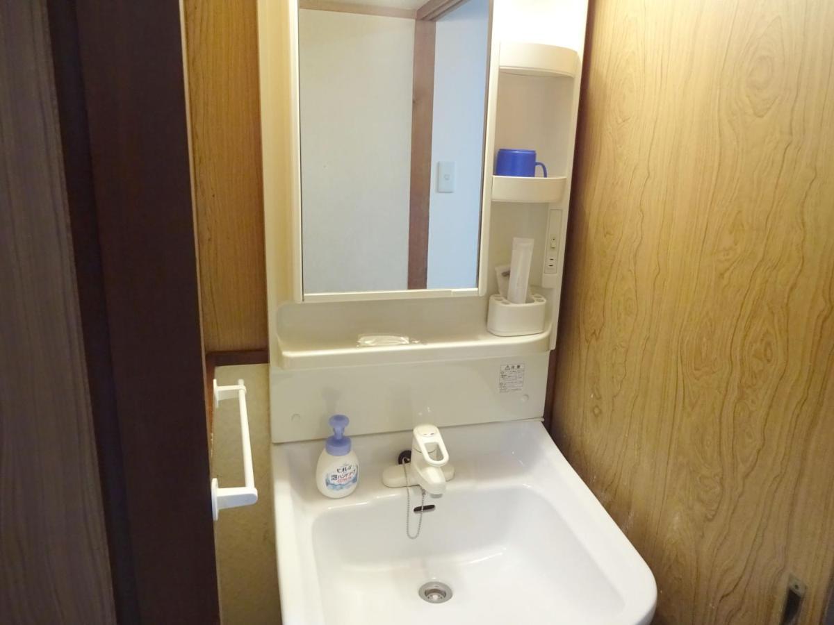 Single Room with Shared Bathroom