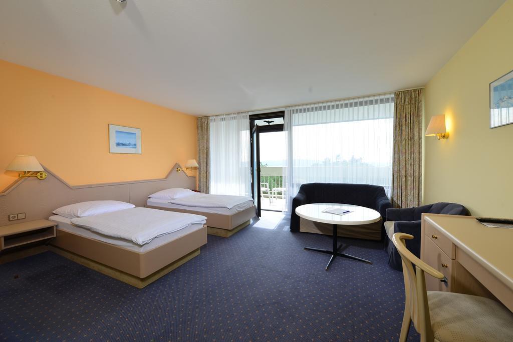 Standard Zweibettzimmer Nebengebäude -  Standard twin room (annex)