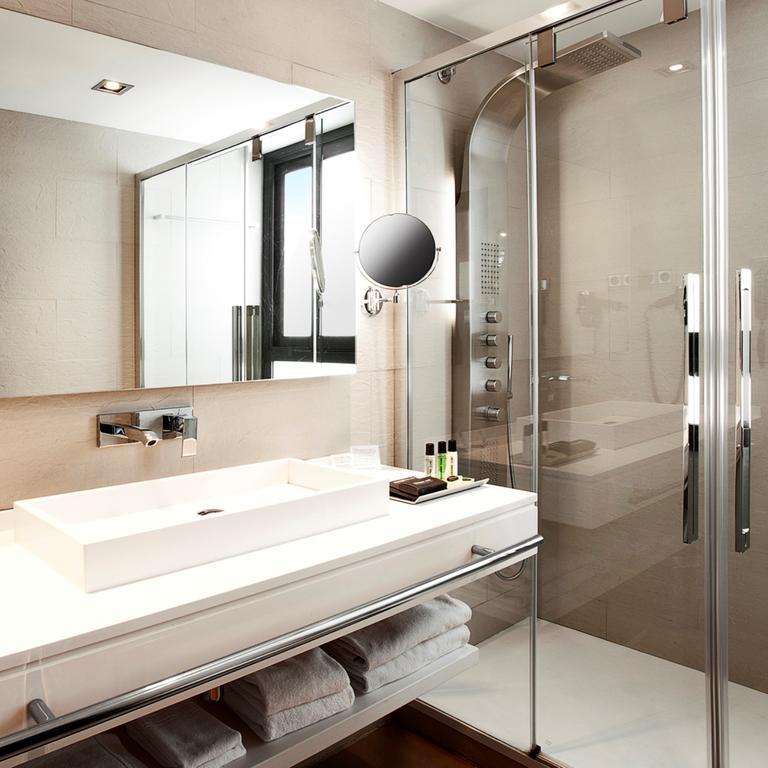 Junior Suite with Terrace and Jacuzzi