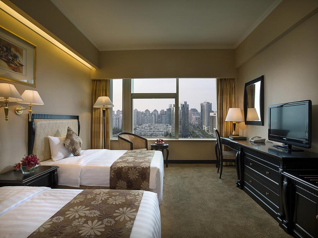 Business Suite with Two Single Beds