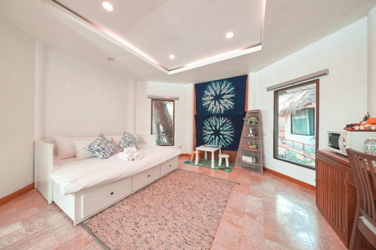 Family Suite with Partial Sea View