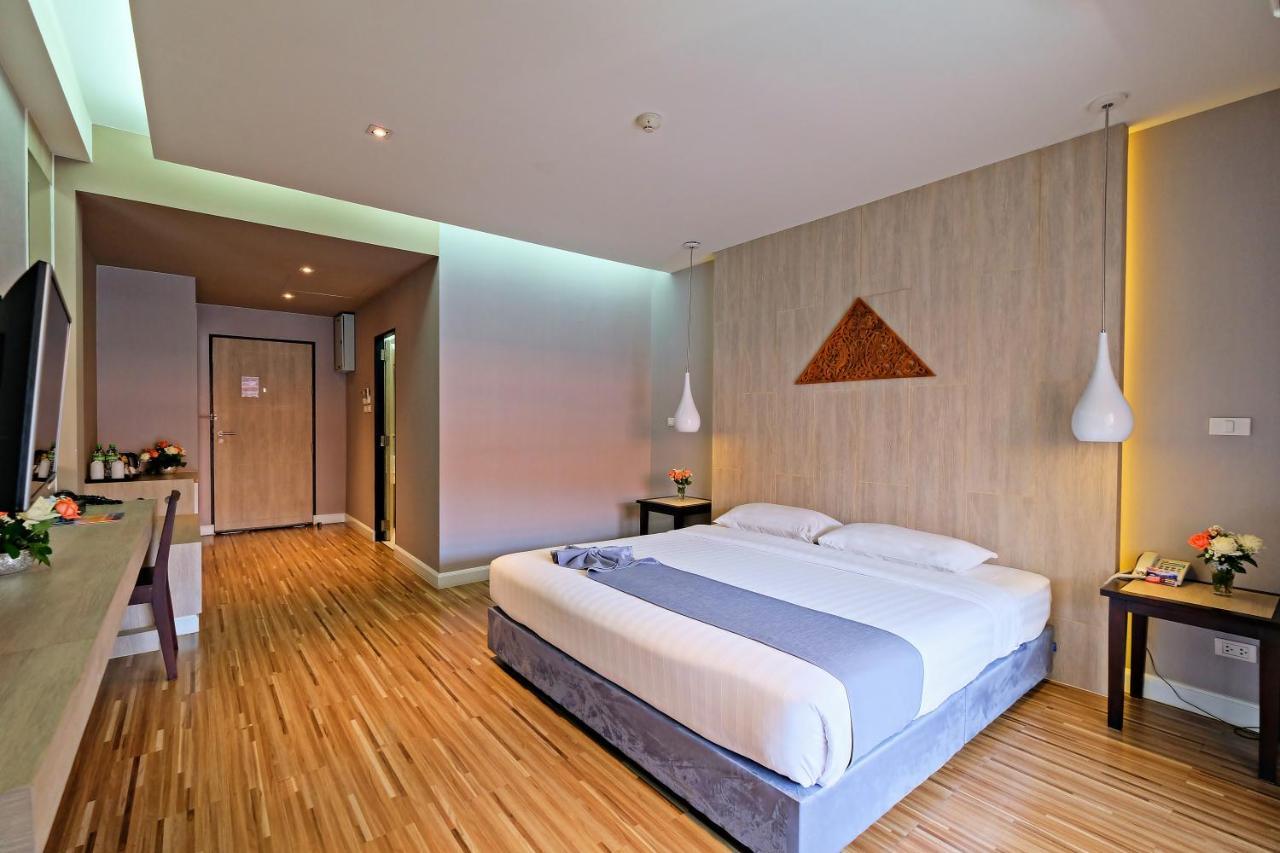 Deluxe Room with King Bed