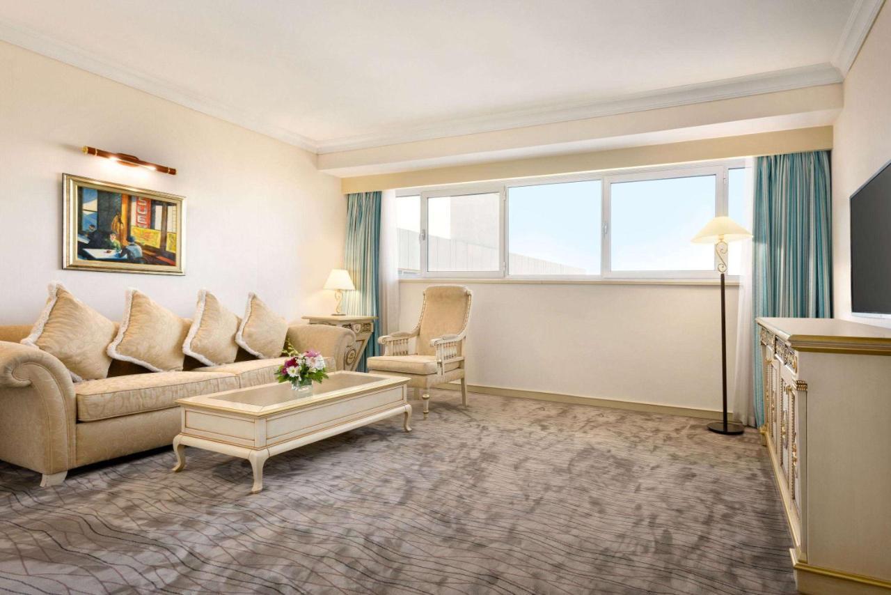 Senior King Suite