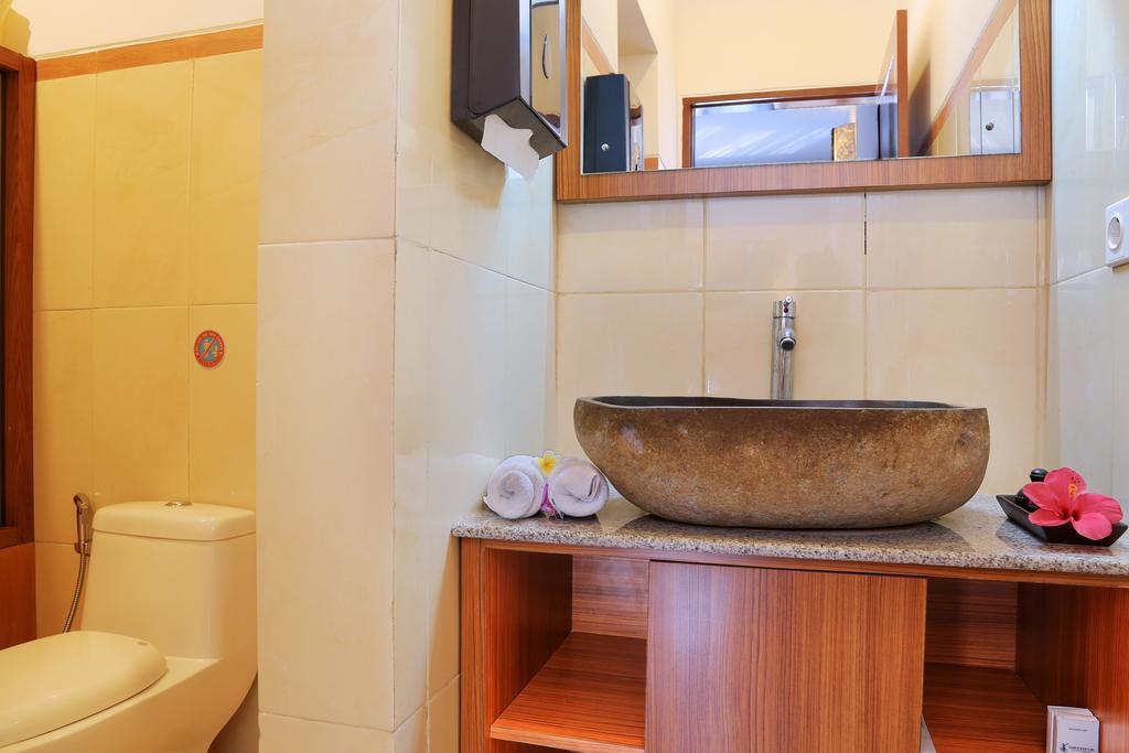 Standard Twin Room with City View