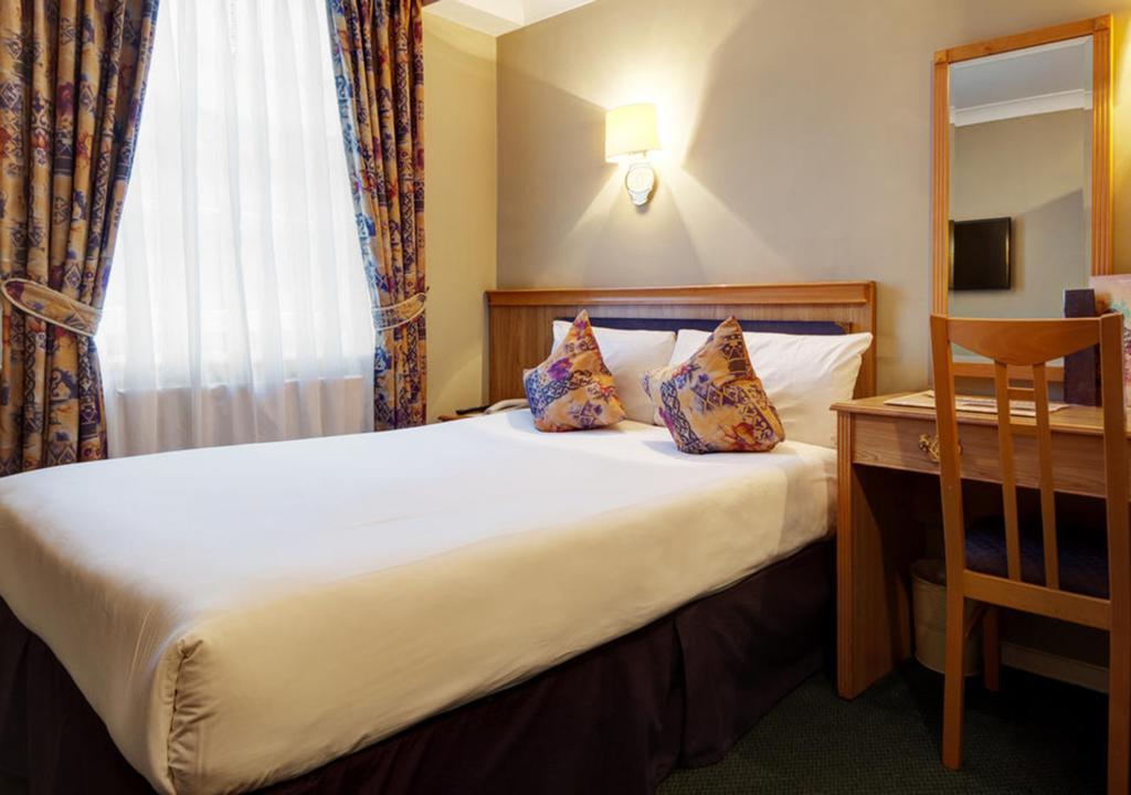 Classic Twin Room