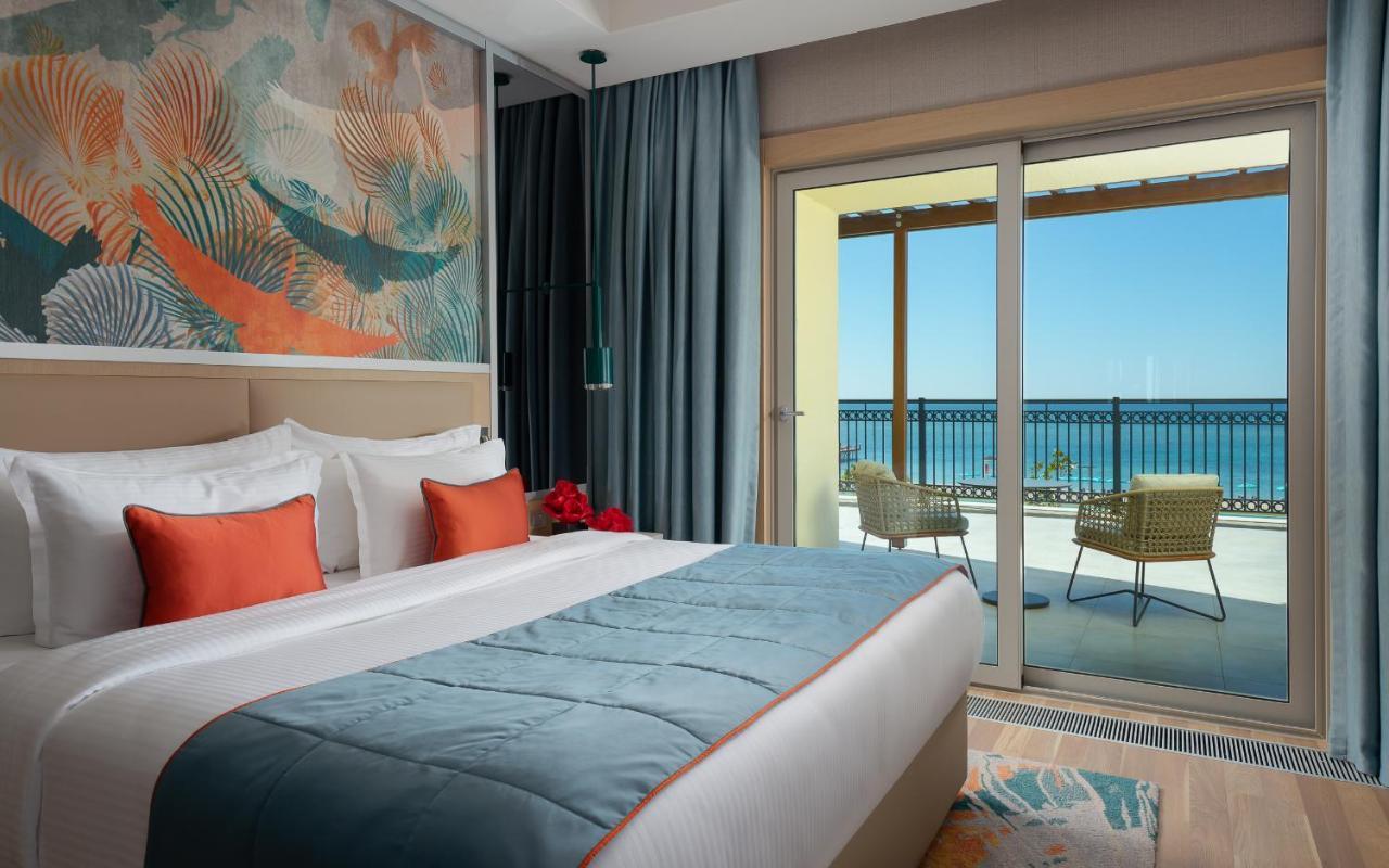 Deluxe King Room with Sea View