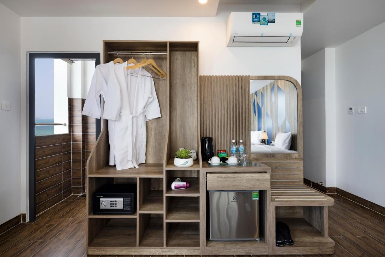 Deluxe Triple Room with Sea View