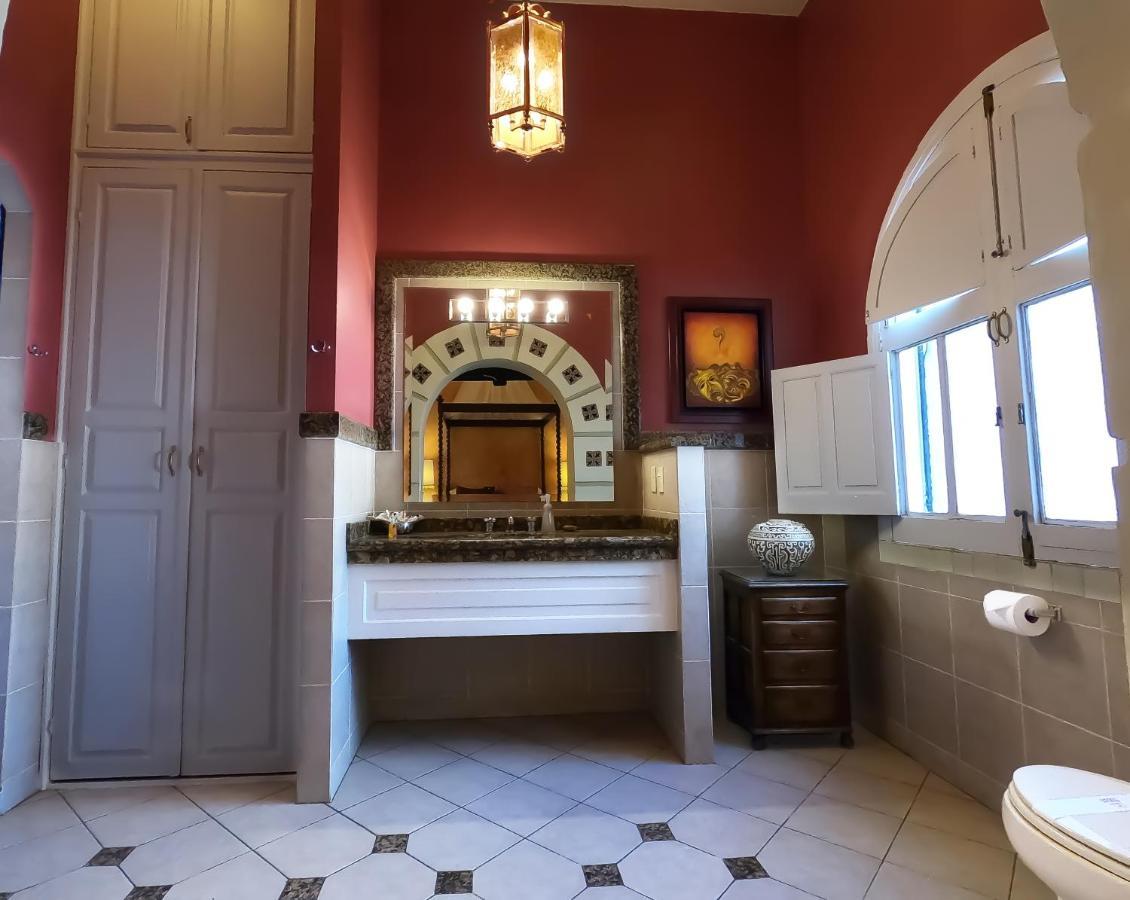Grand Queen Room