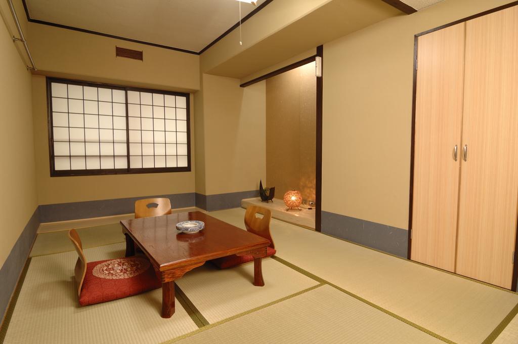 Japanese-Style Twin Room with Shower
