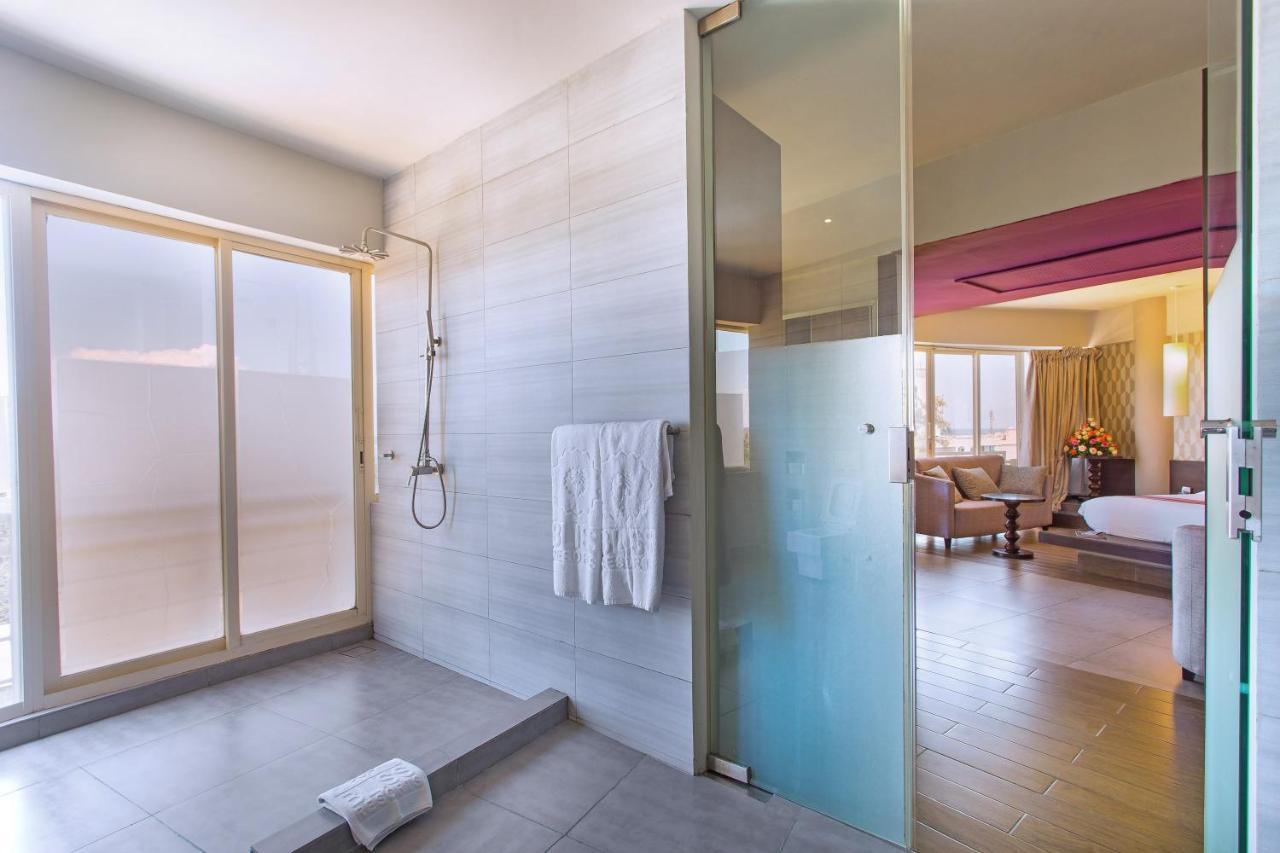Queen Suite with Sea View