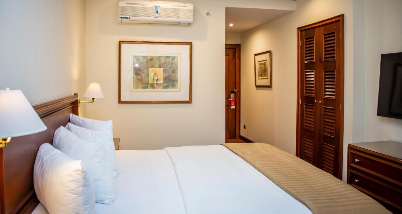 Standard King Room - Non-Smoking