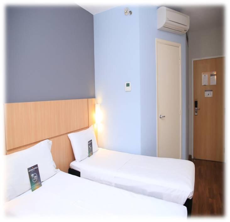 Standard Apartment with Twin Beds