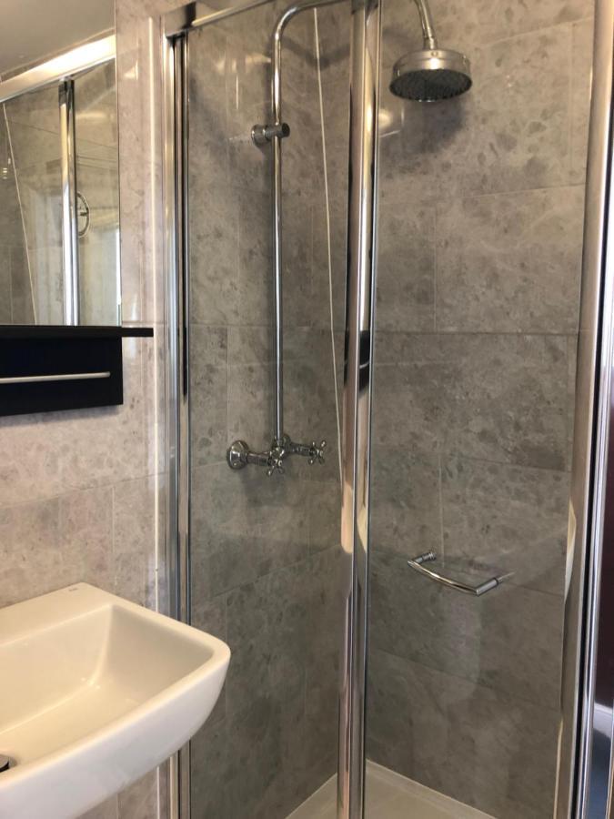 Single Room with Private External Bathroom