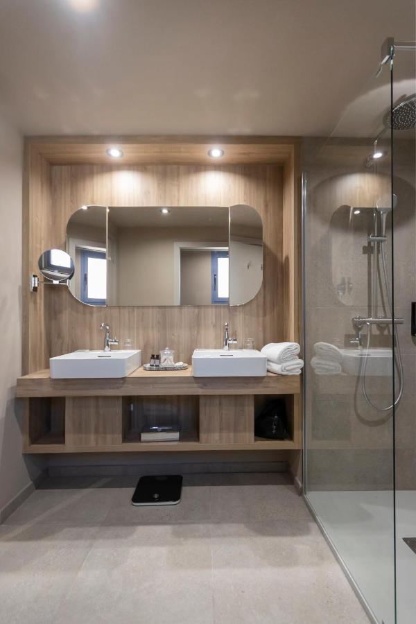 Junior Suite with Pool View