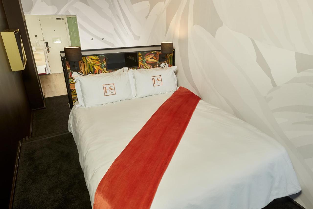 Standard Queen Room