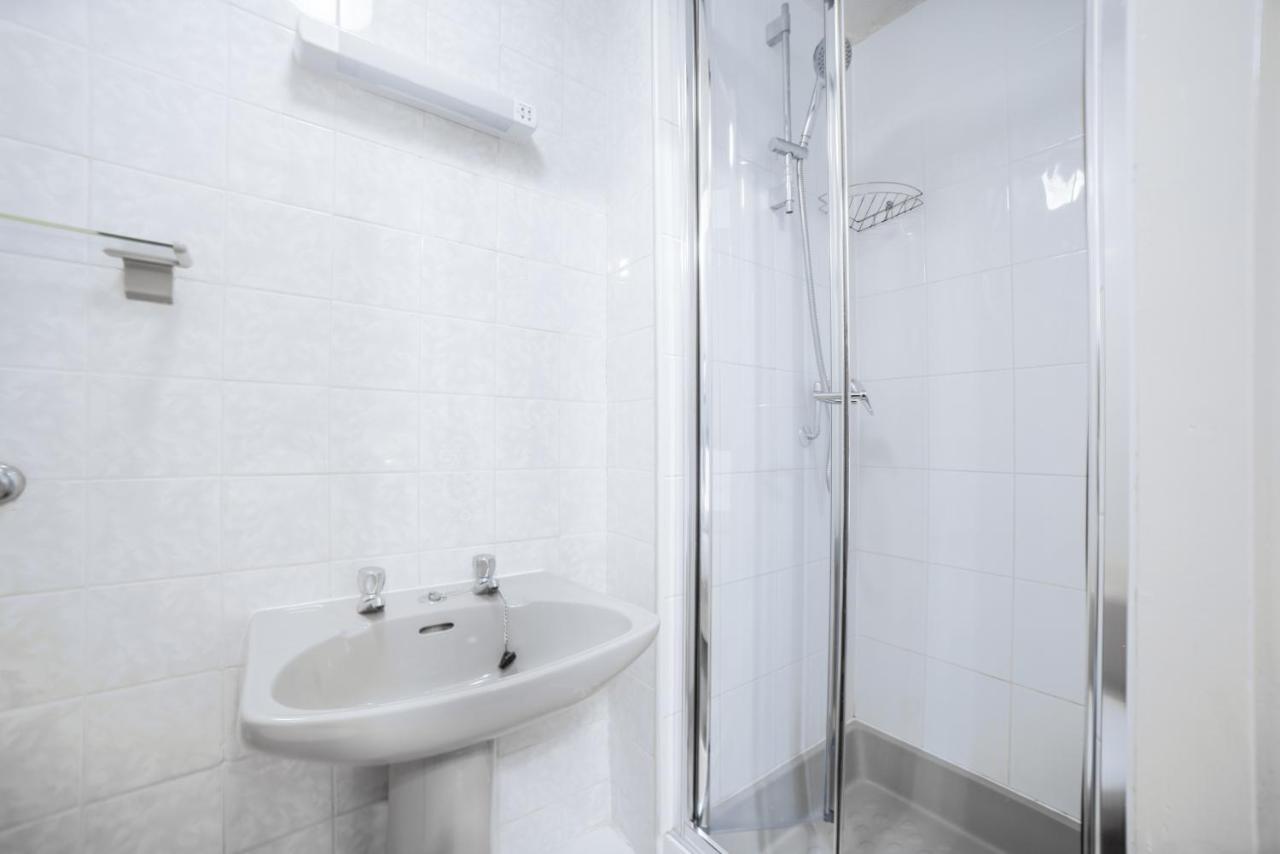 Twin Room - Non-Smoking