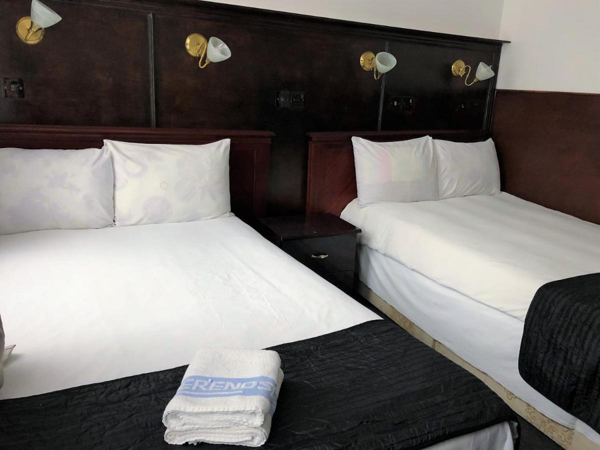 Twin Room with Shared Toilet
