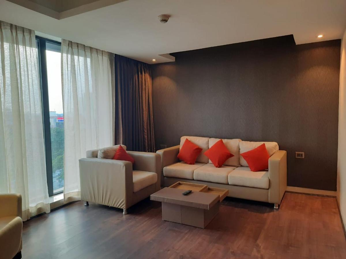 King Suite with City View