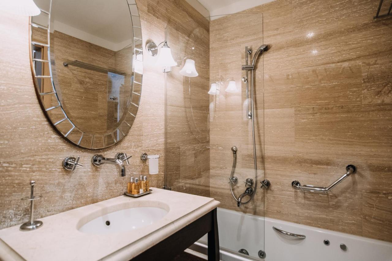 Superior Double Room with Pool View
