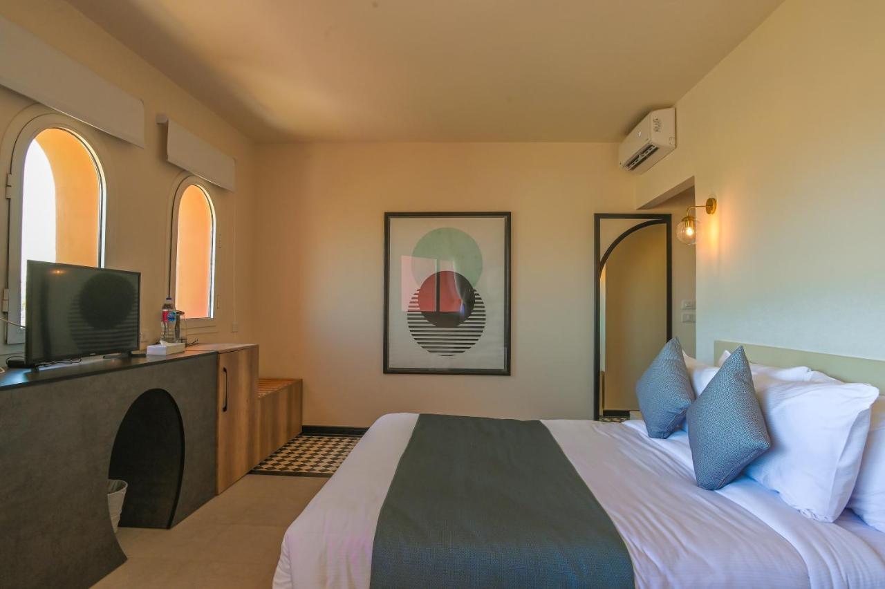 Standard Queen Room
