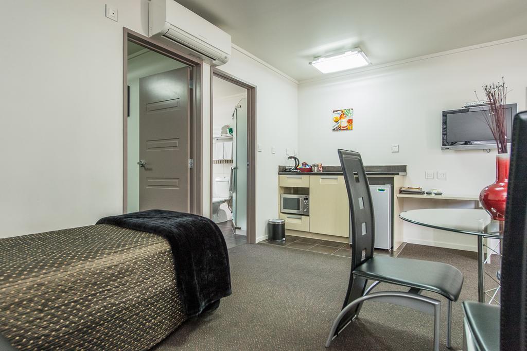 One-Bedroom Suite with Spa