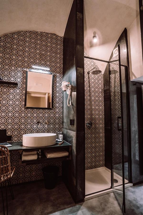 Single Room with Balcony and Private Bathroom