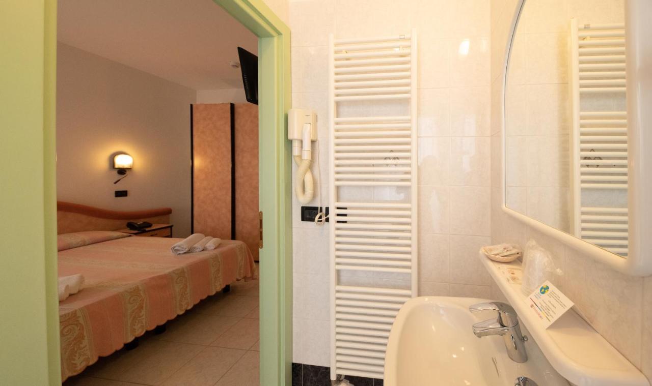 Quadruple Room with Sea View