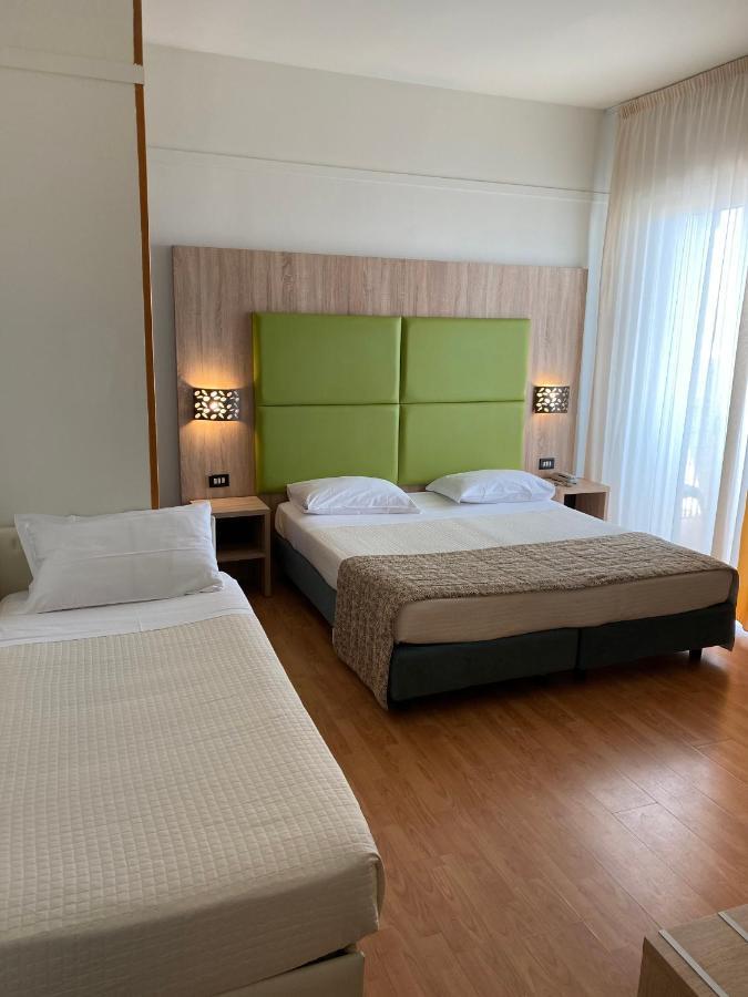 Triple Room with Sea View
