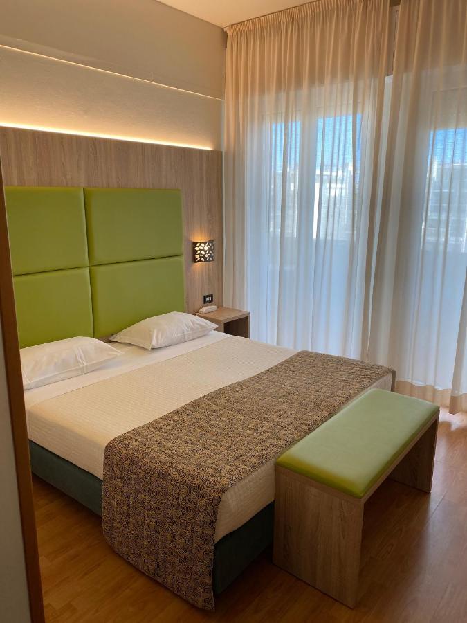 Double or Twin Room with Sea View