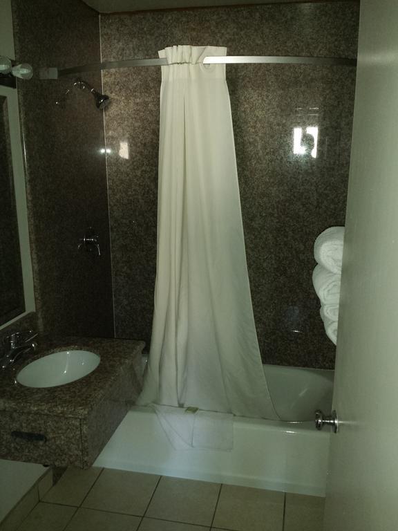 Deluxe King Room - Non-Smoking