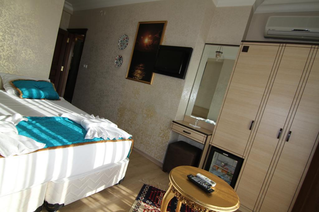 Deluxe Double Room with Balcony and Sea View
