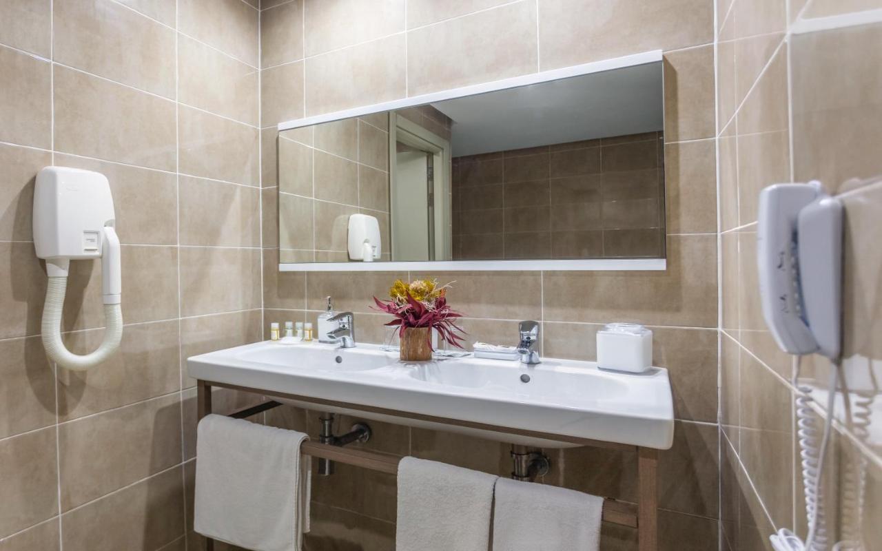 Deluxe Suite with Sea View
