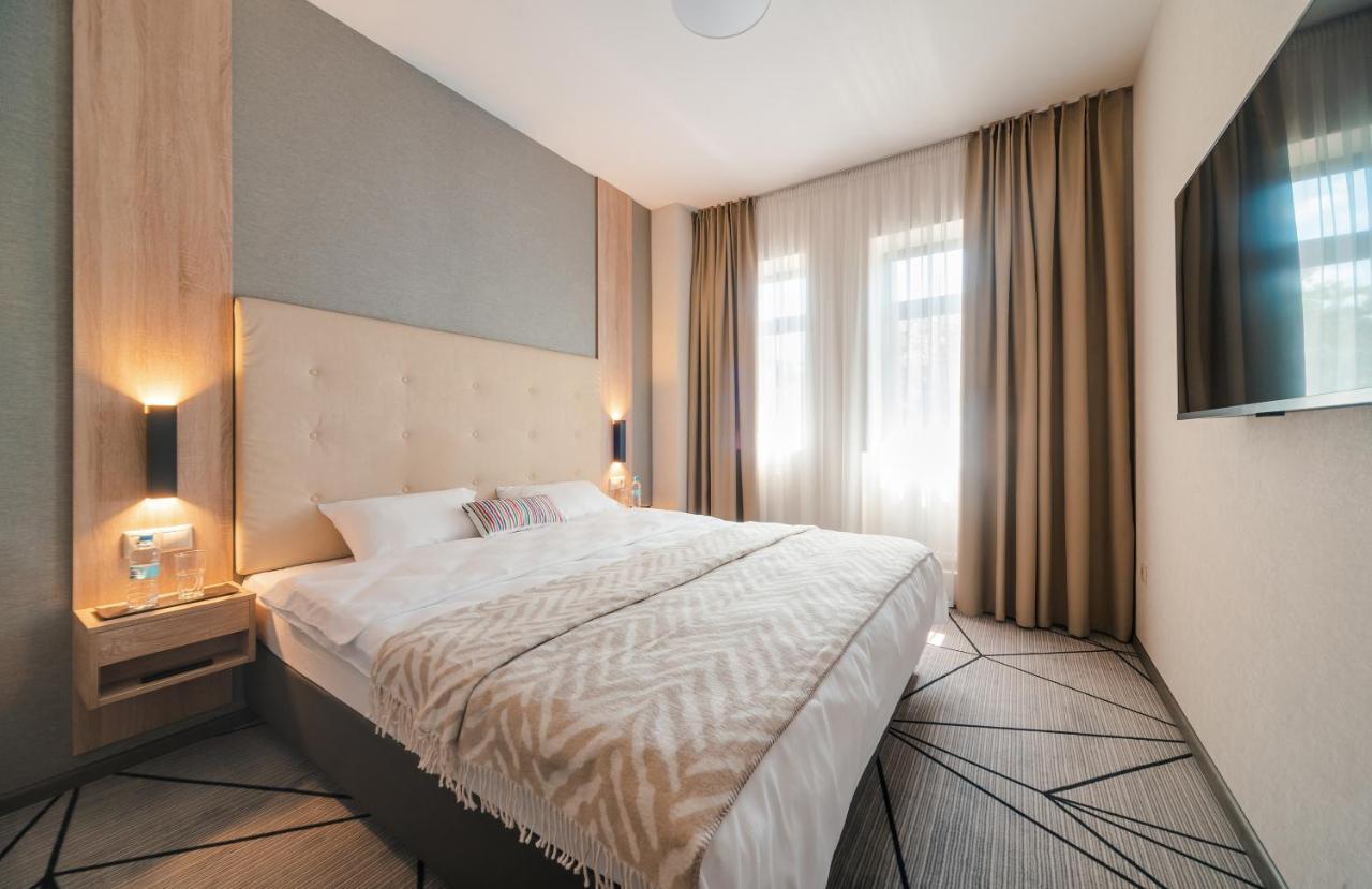 One-Bedroom Apartment with Balcony