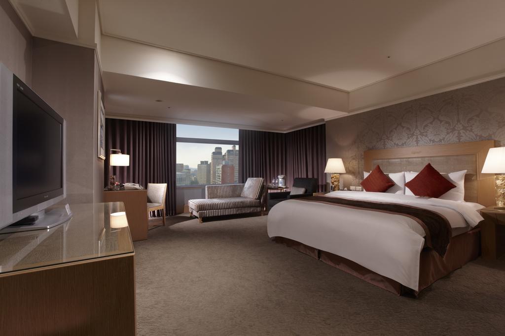 Corner King Room - Hall-End