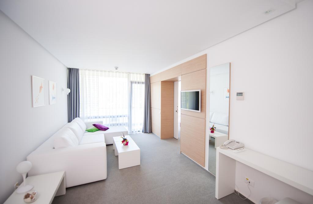 One-Bedroom Suite