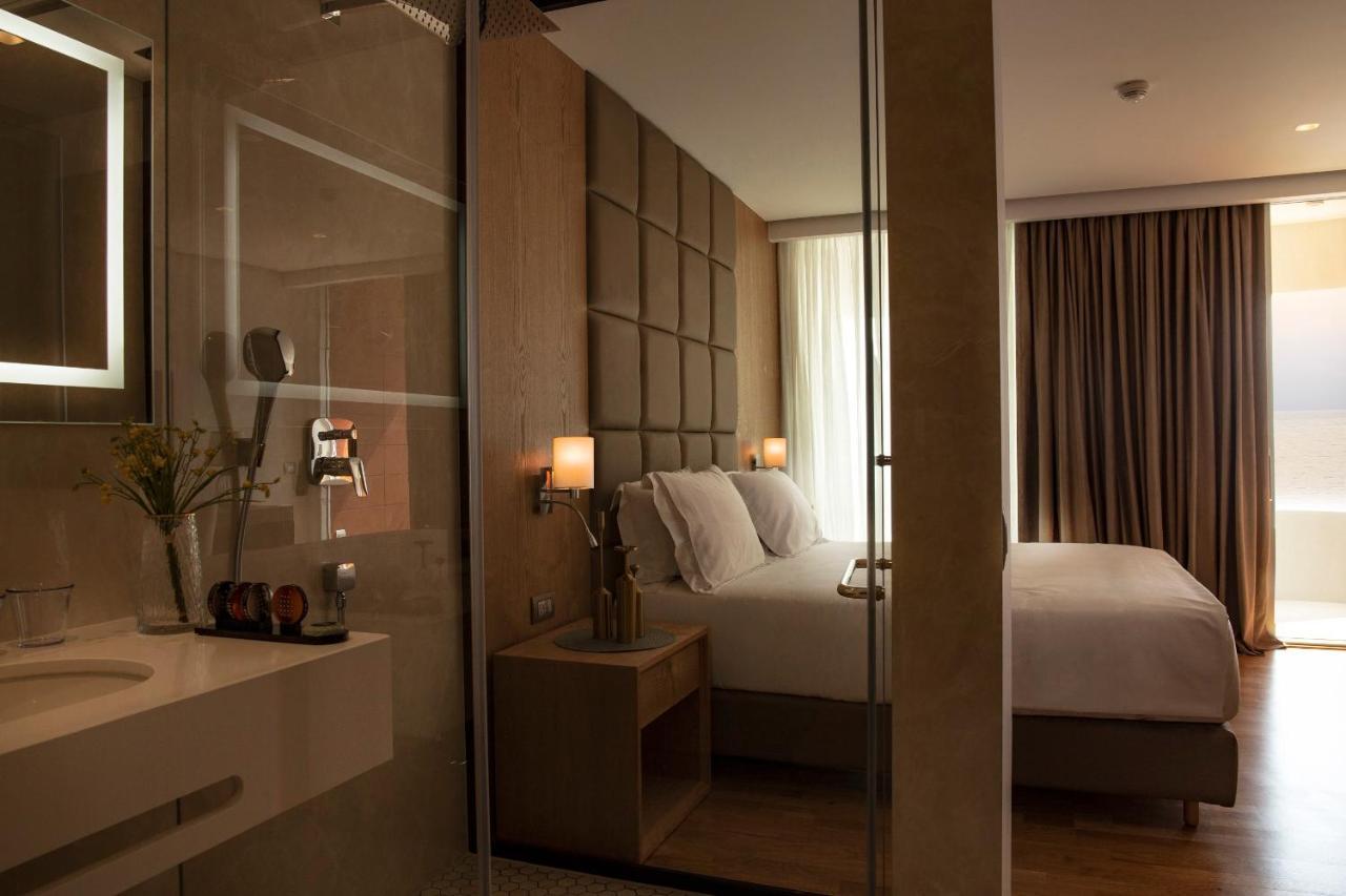 Deluxe Double Room with Balcony and Sea View