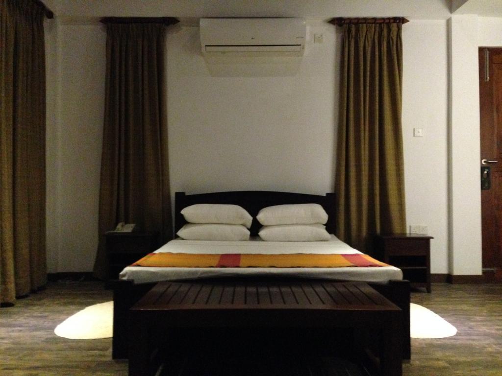 Jungle Retreat Room