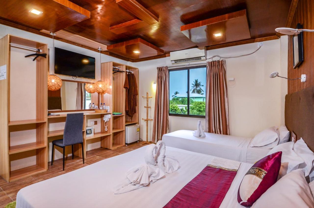 Deluxe Triple Room with Sea View