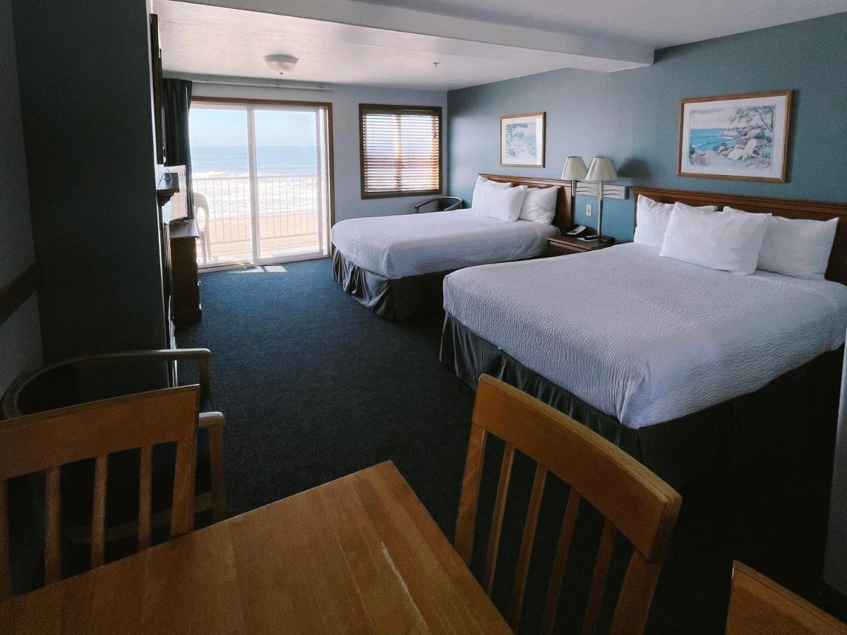 Queen Room with Balcony - Third Floor