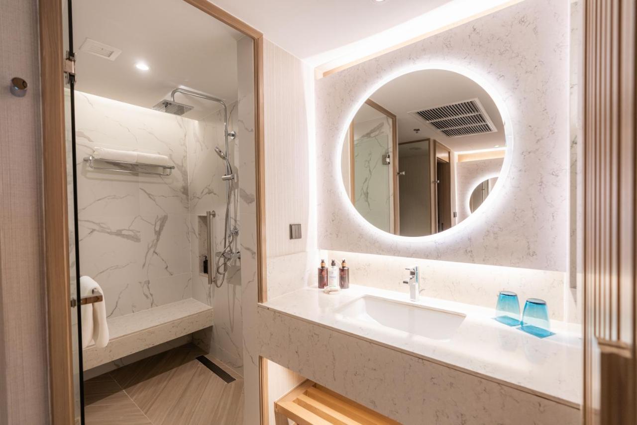 Premium King Room with Balcony and City View