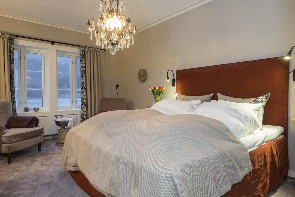 Deluxe Room with Sea View