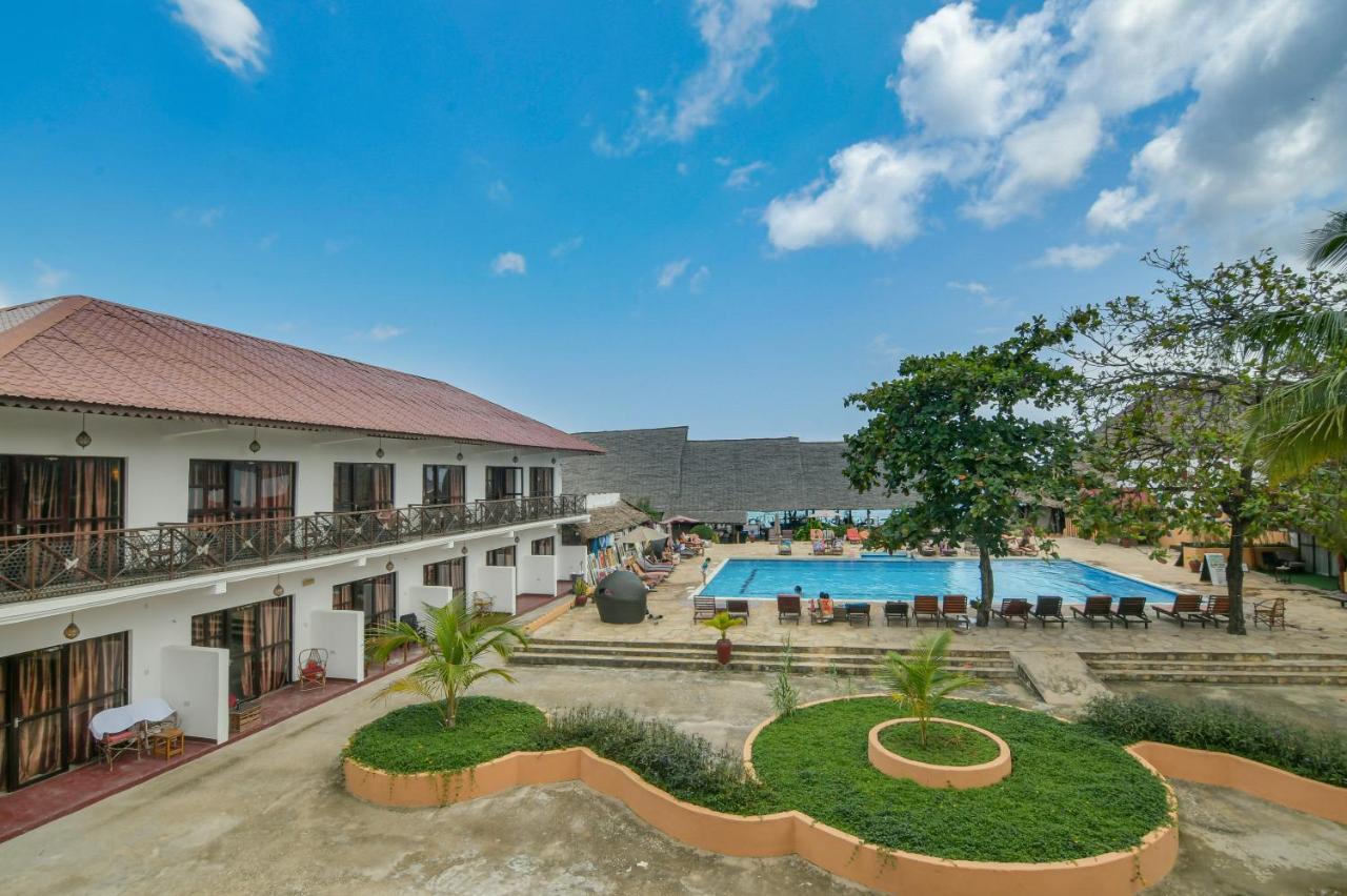 Double Room with Pool View