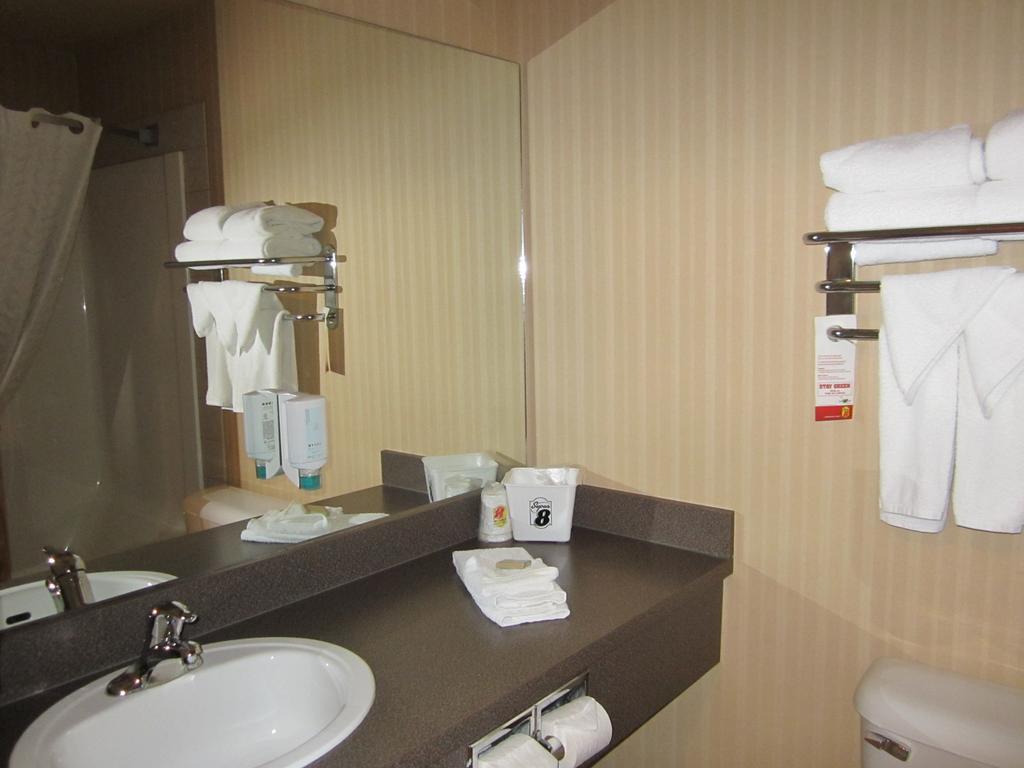 Business Room with One Queen Bed and One King Bed - Non-Smoking