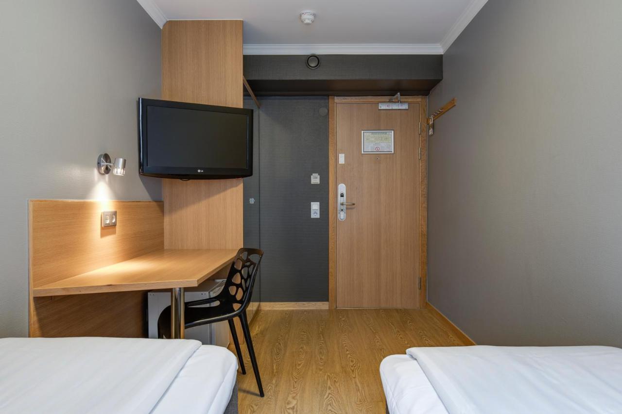 Double/Twin Room with Shared Bathroom
