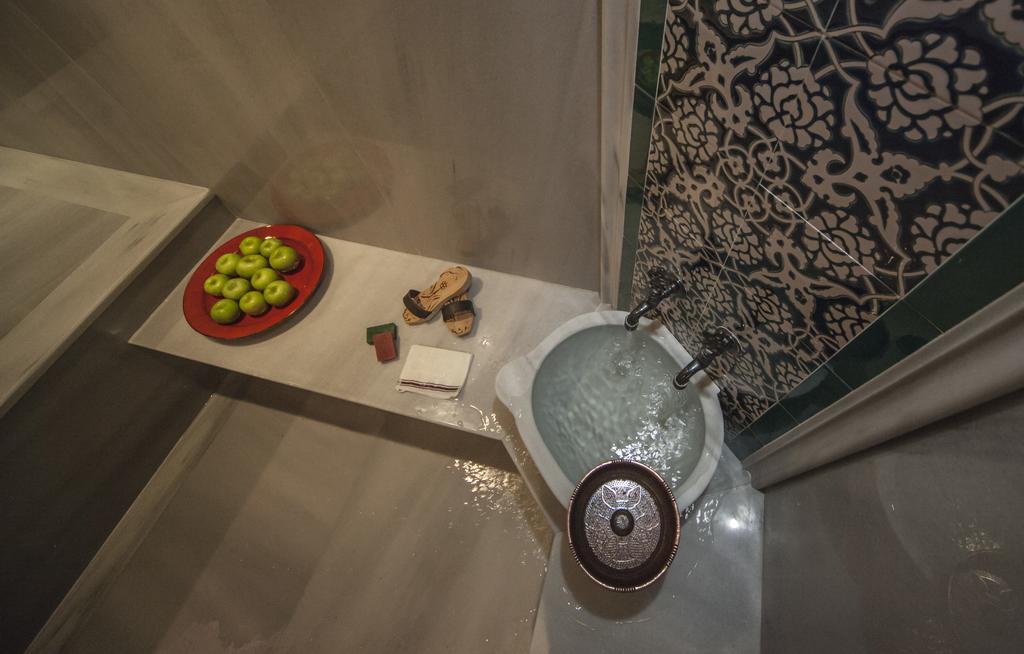 Suite with Hammam and Steam Bath