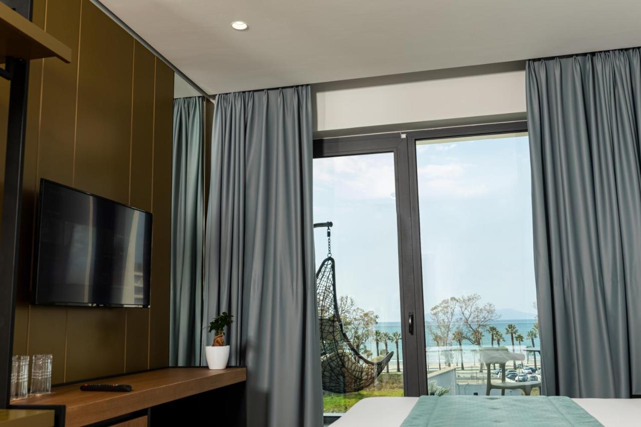 Triple Room with City View