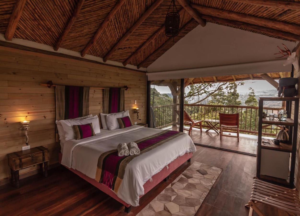Eco lodge jacuzzi, hammock, mountain view