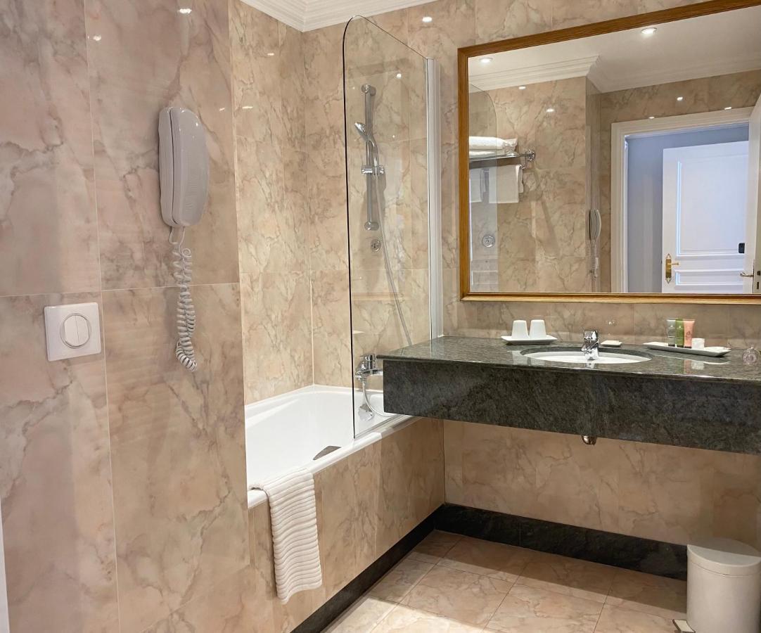 Suite with Terrace Littré