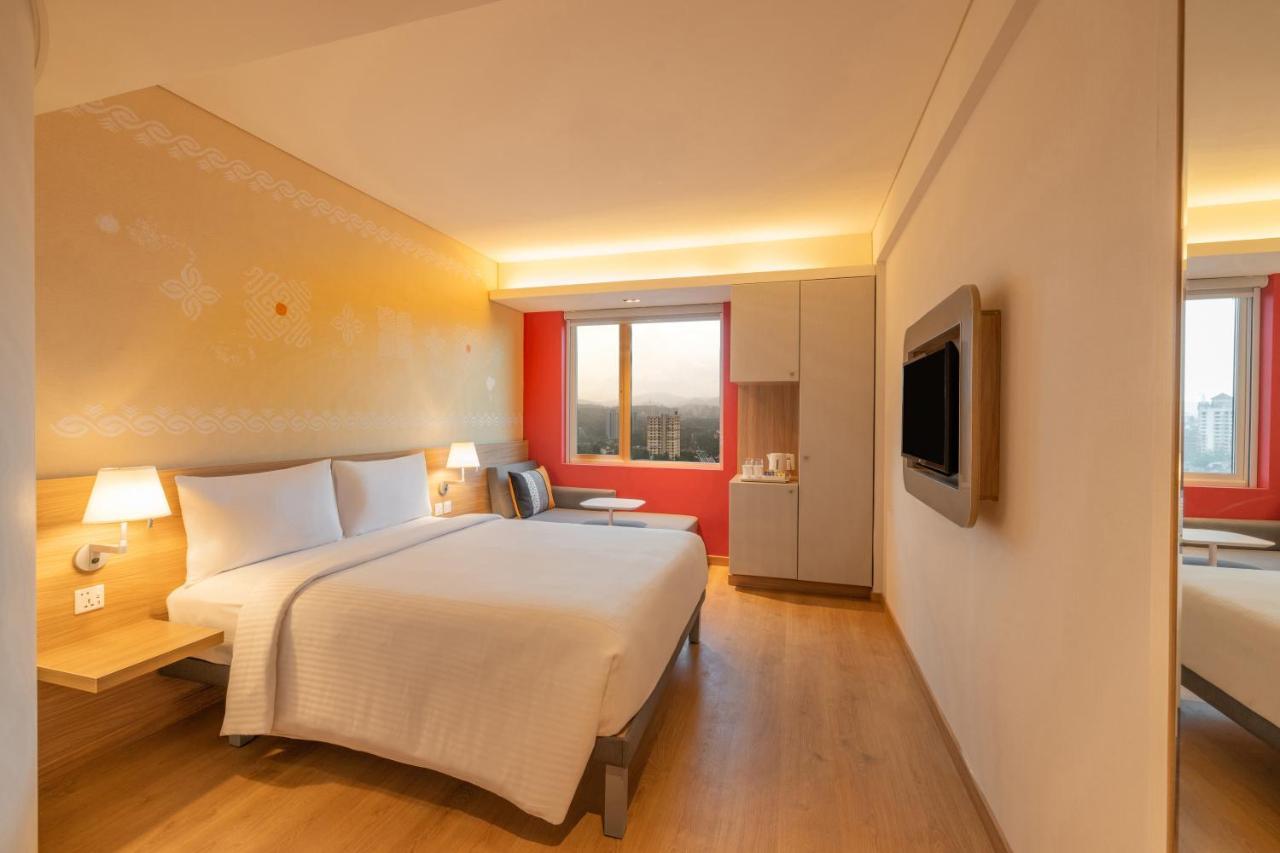 Standard Queen Room